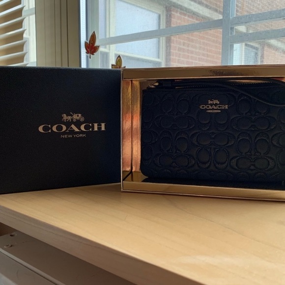 COACH NWT black glitter wristlet - Picture 3 of 6